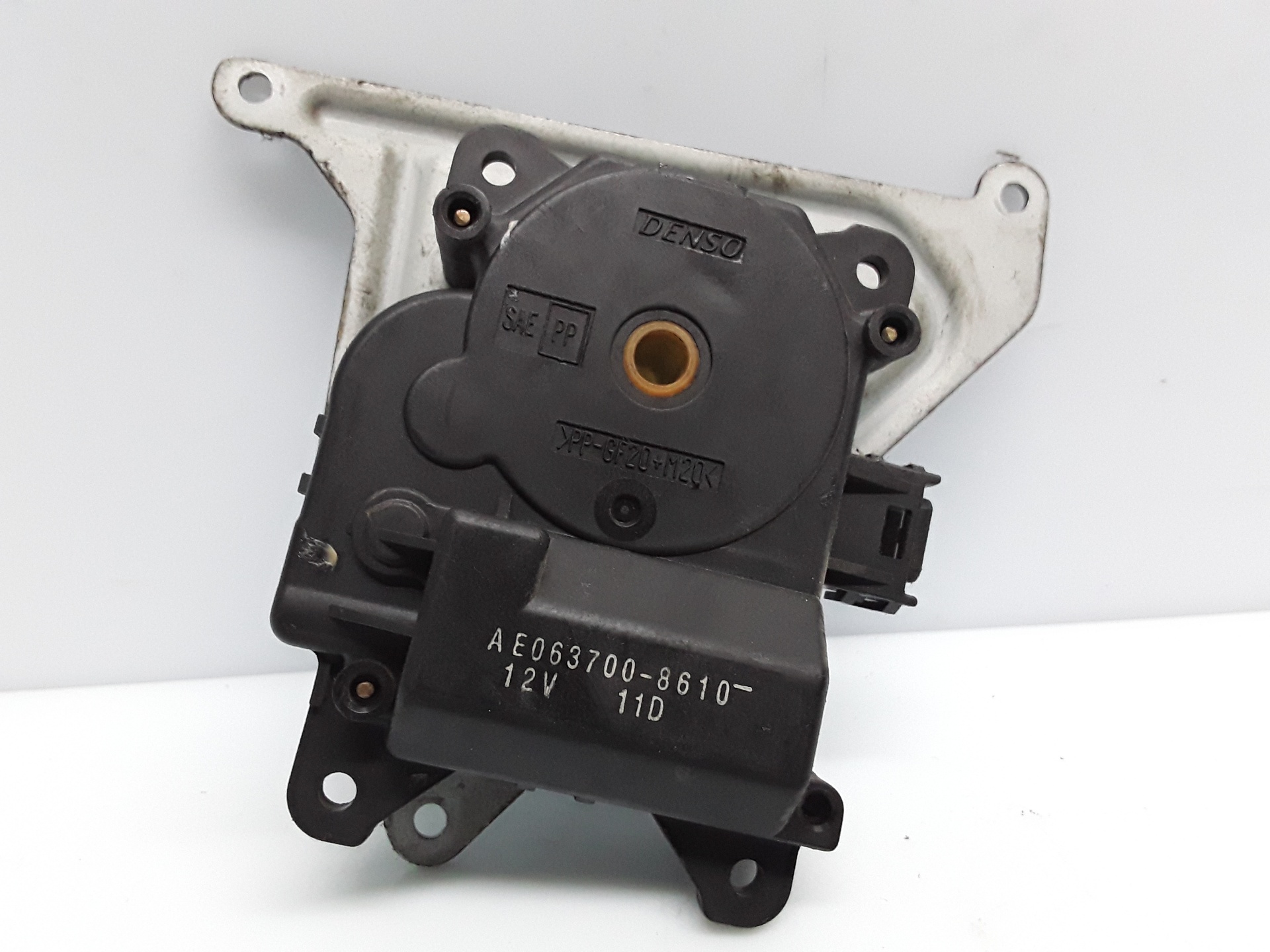 Motor apertura trampillas climatizador