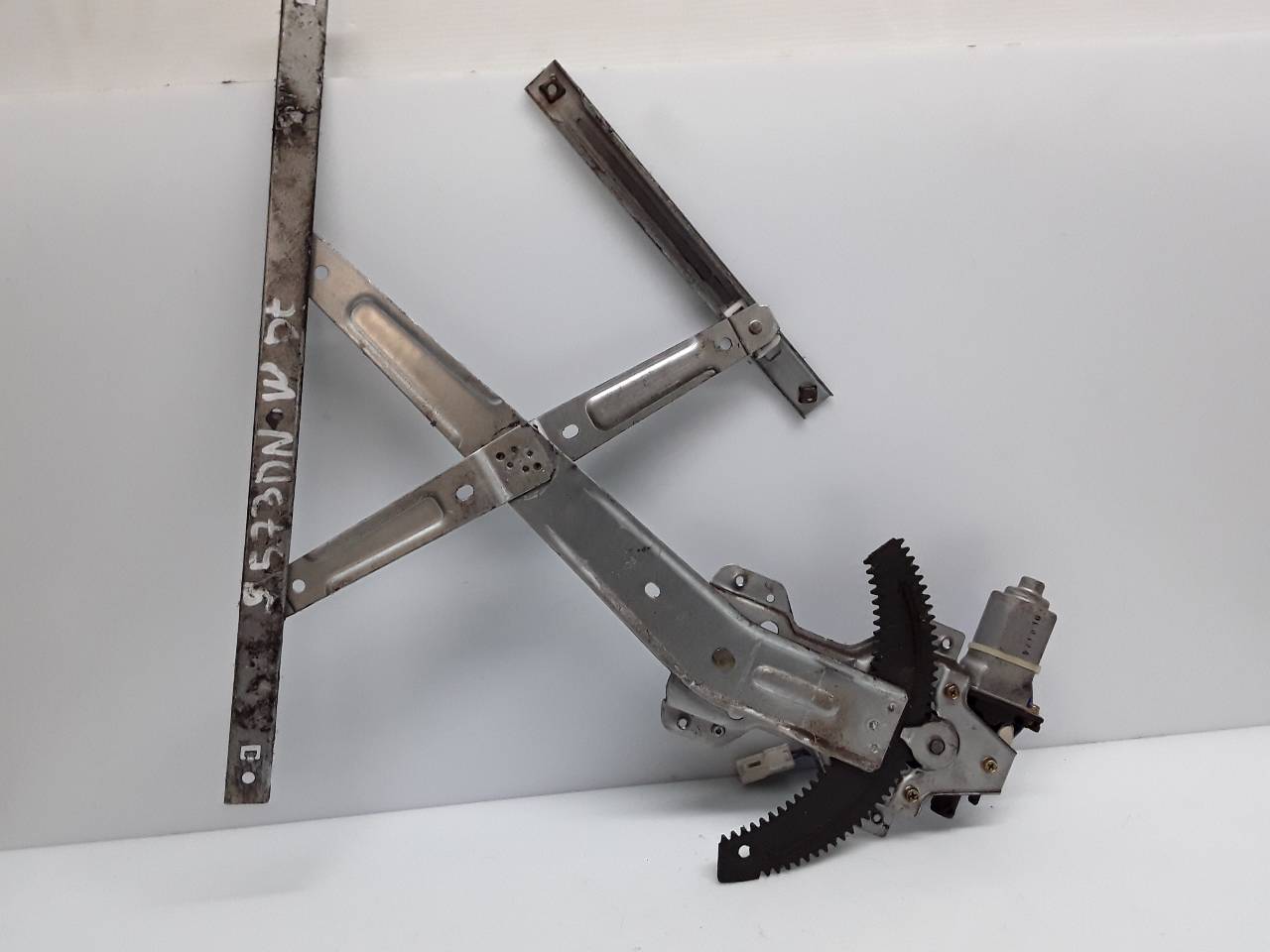 Front right window regulator, photo 1 of 3