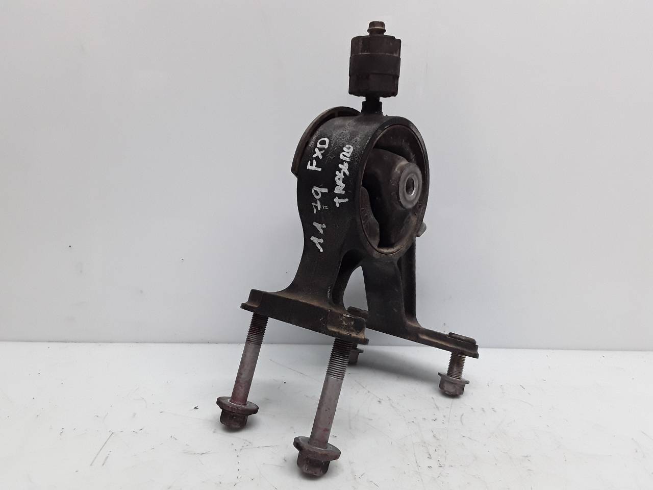 Soporte motor trasero, foto 1 de 4