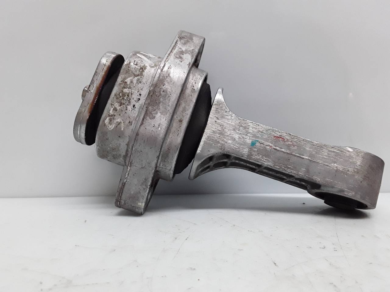 Soporte motor trasero, foto 1 de 4