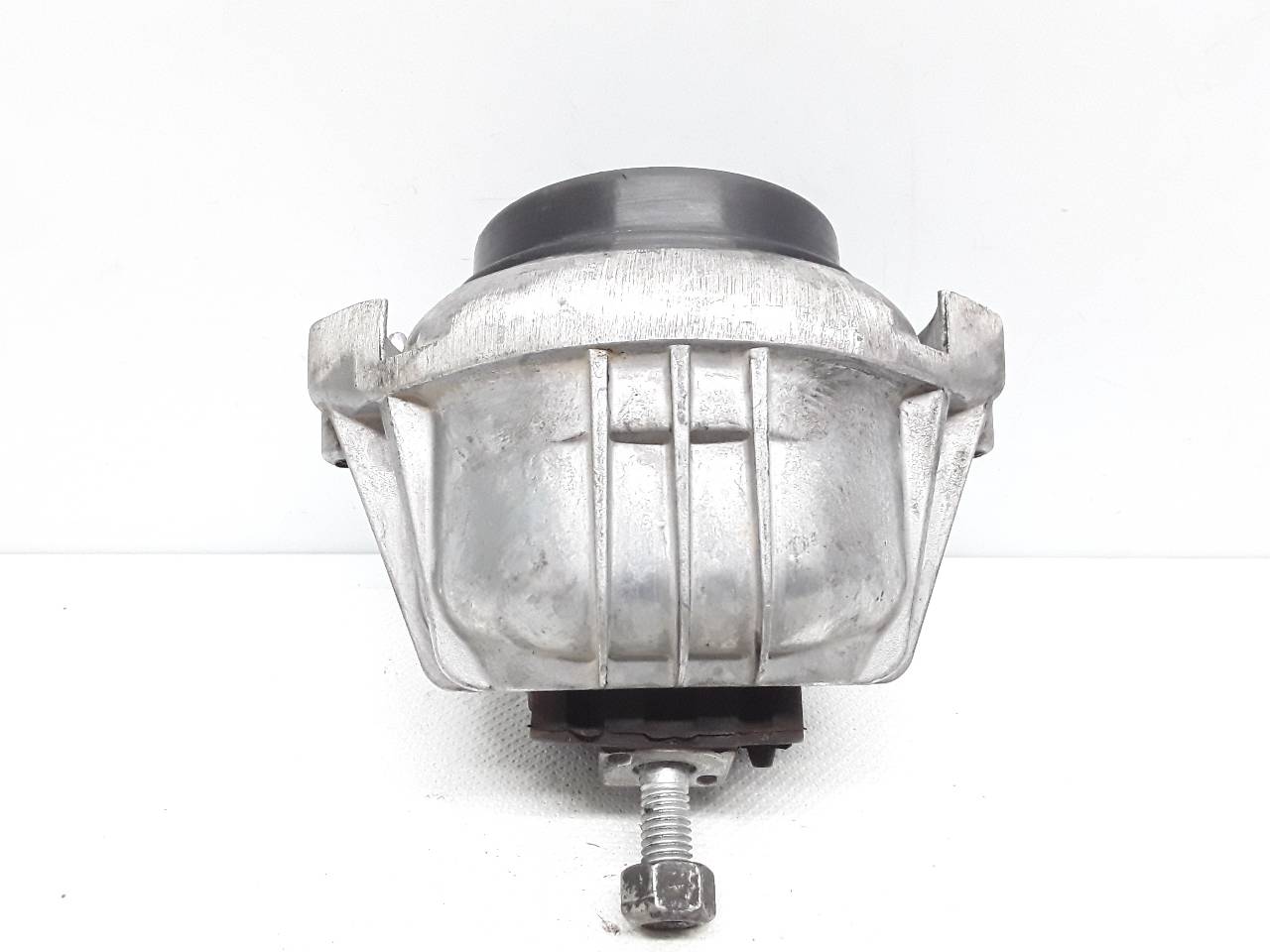 Soporte motor izquierdo