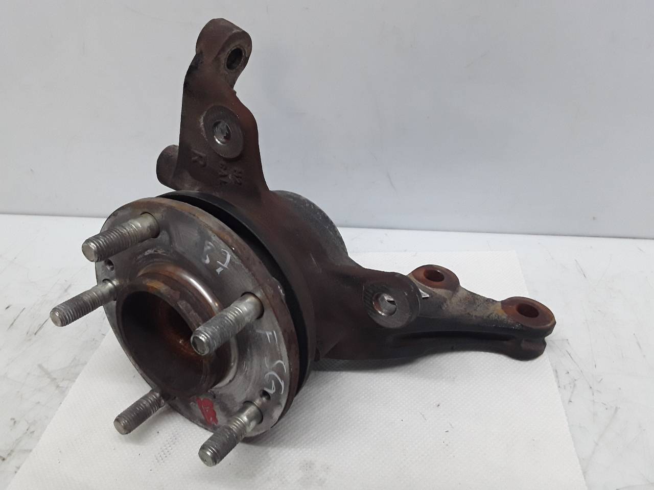 Front right steering knuckle, photo 1 of 4