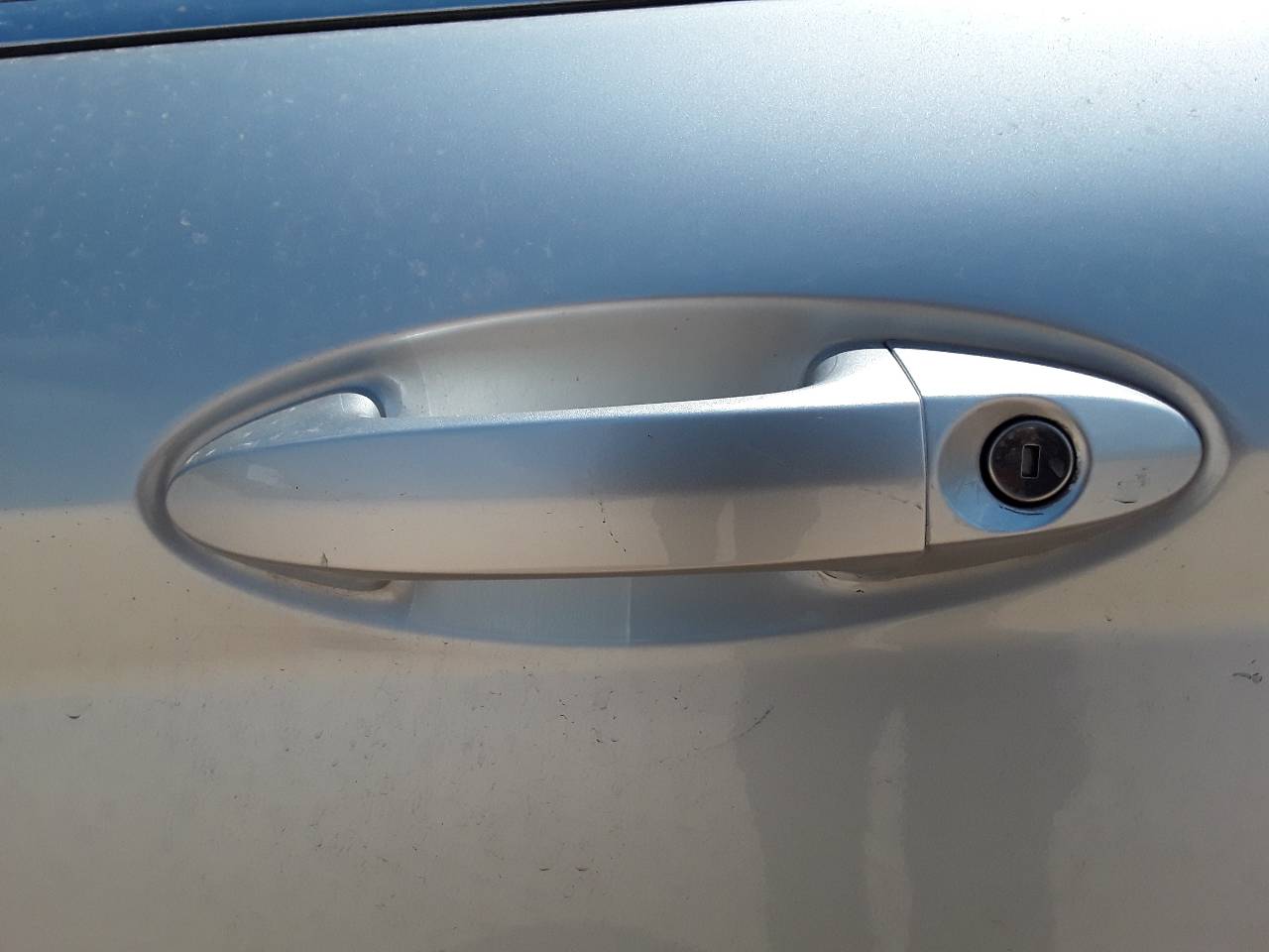 Maneta exterior delantera izquierda