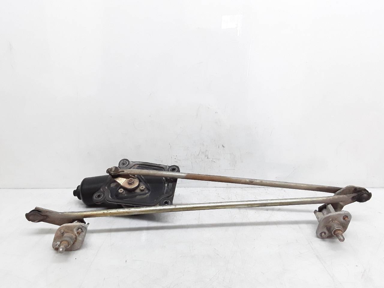 Motor limpia delantero