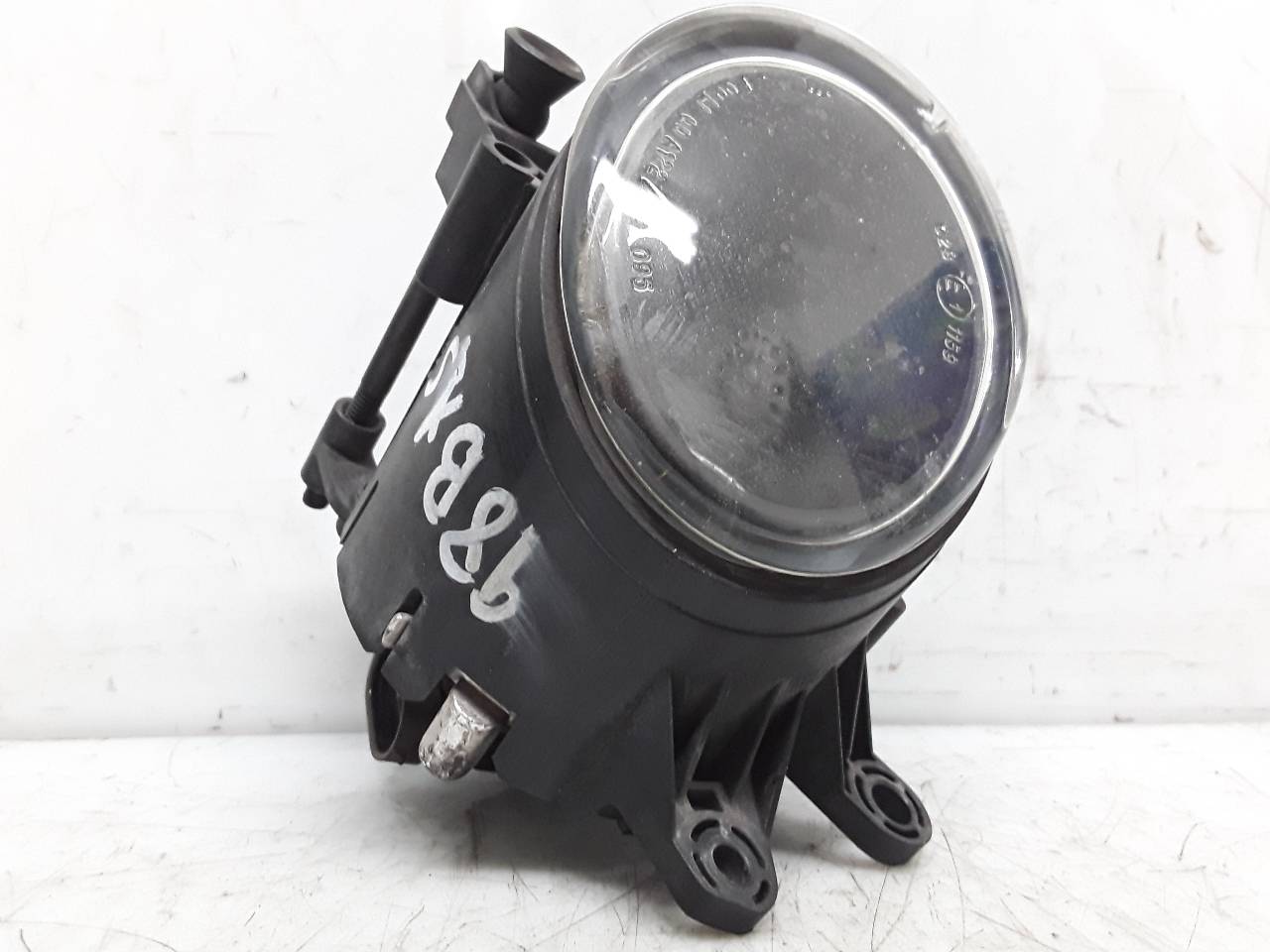 Faro antiniebla izquierdo