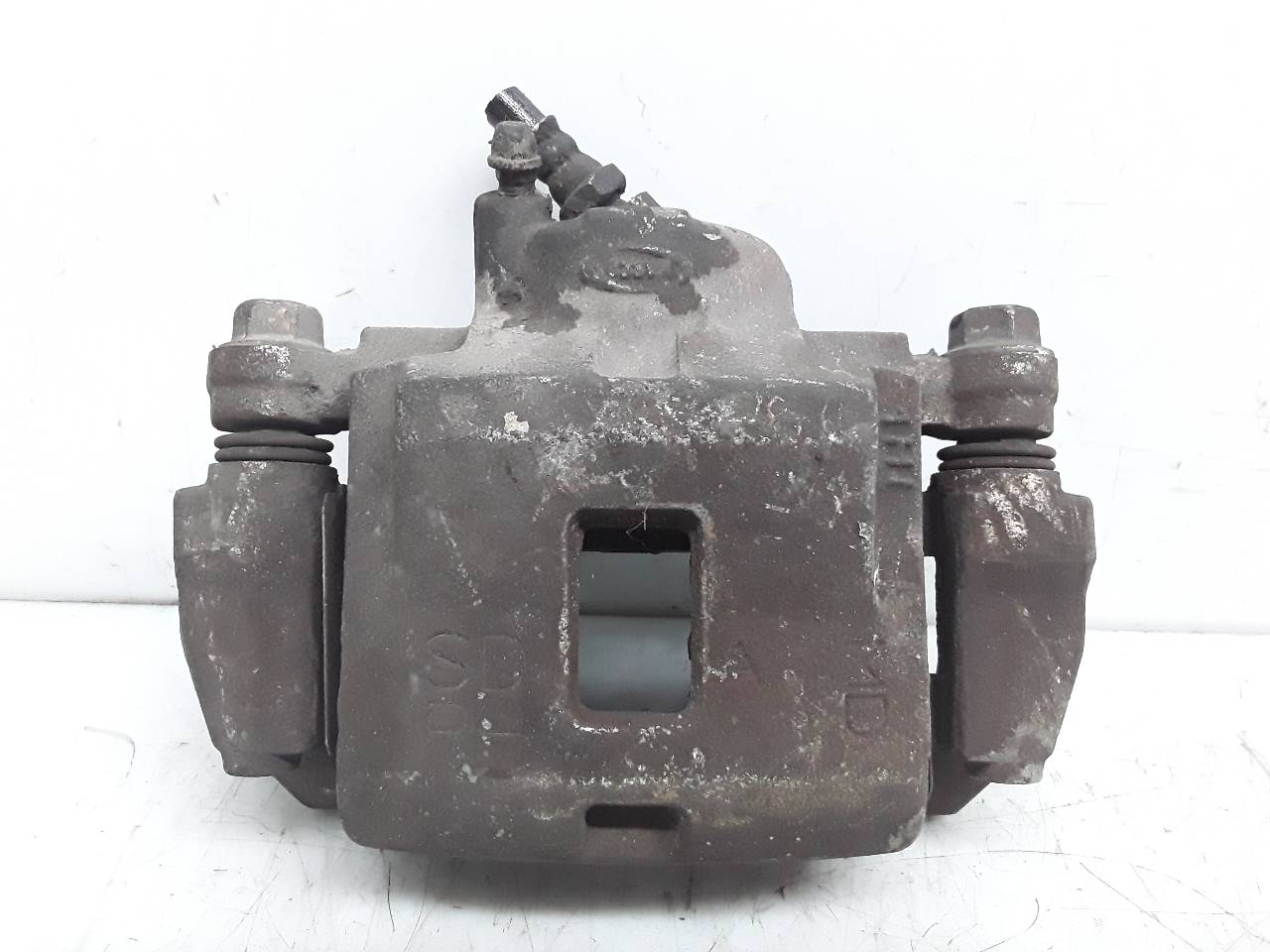 Pinza de freno delantera derecha
