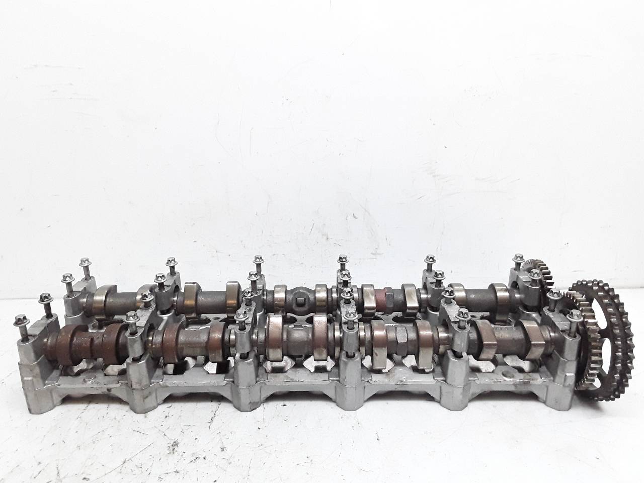 Cylinder head, photo 1 of 9
