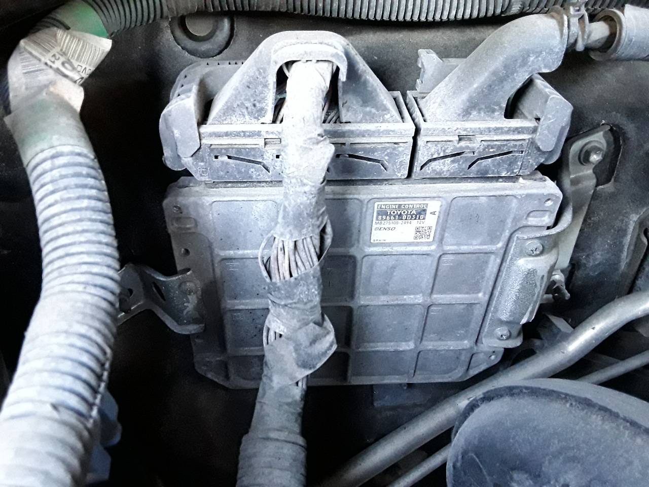 Engine control unit (ECU), photo 1 of 2