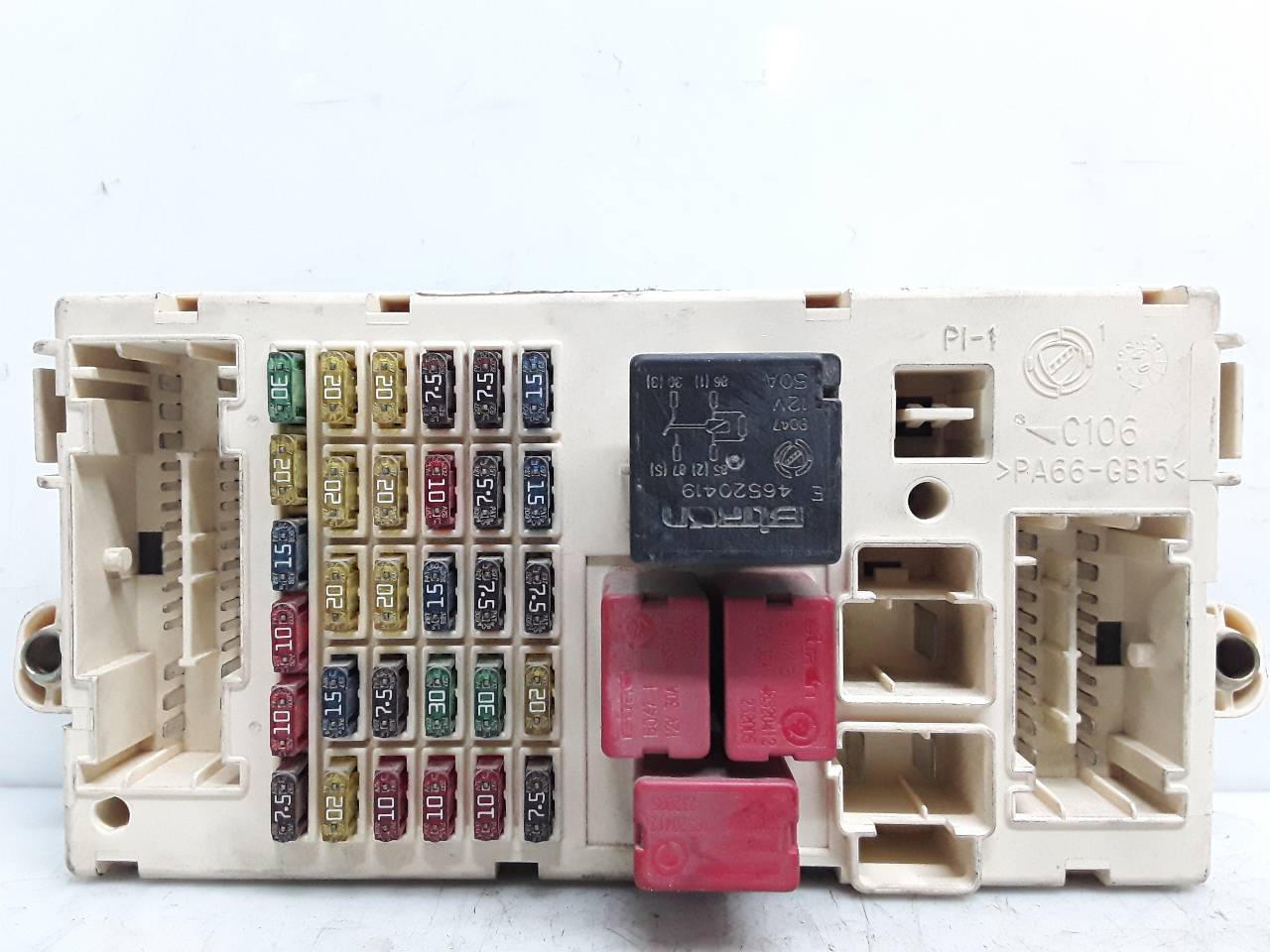Caja reles / fusibles