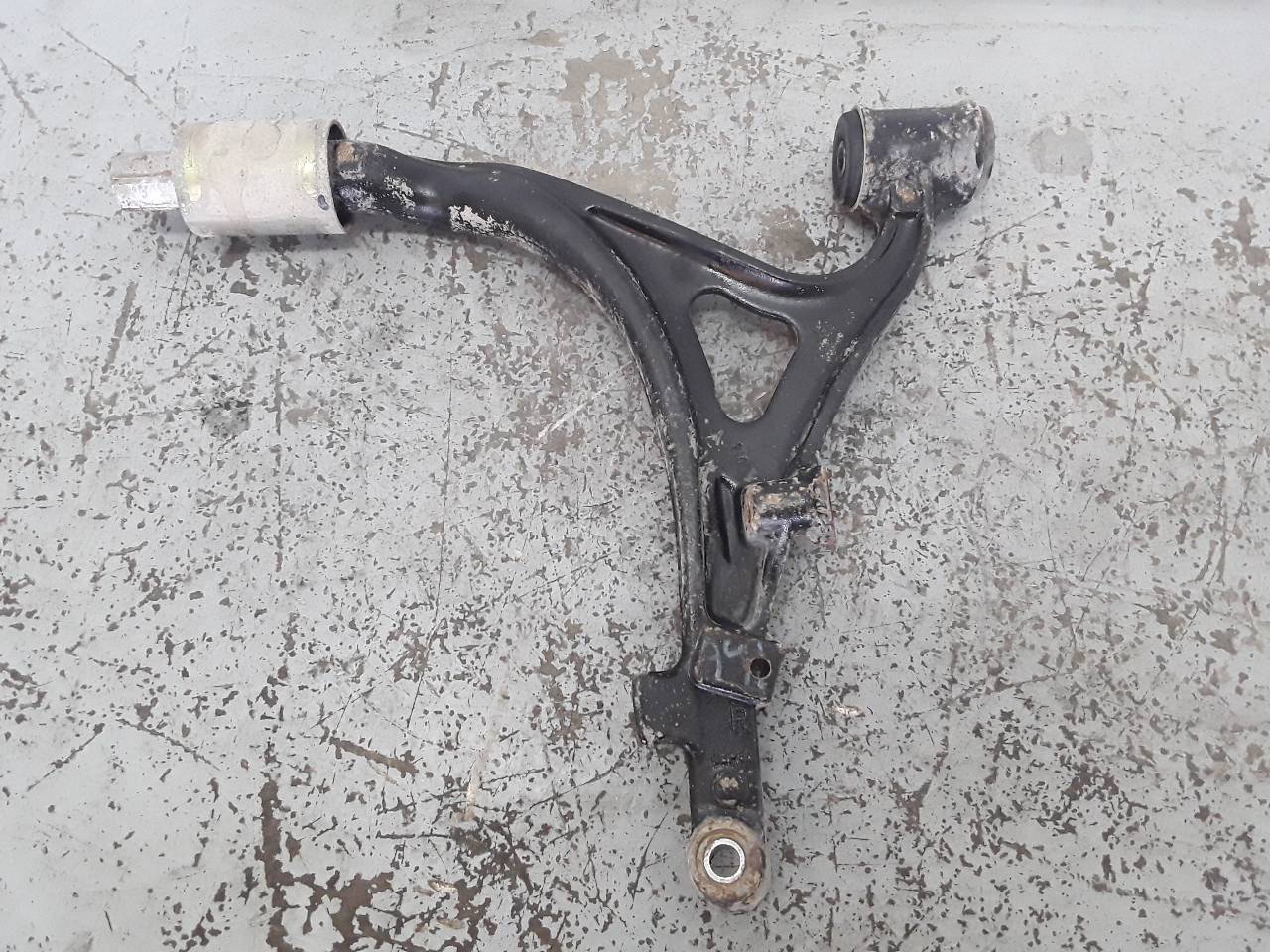 Brazo suspension superior delantero derecho