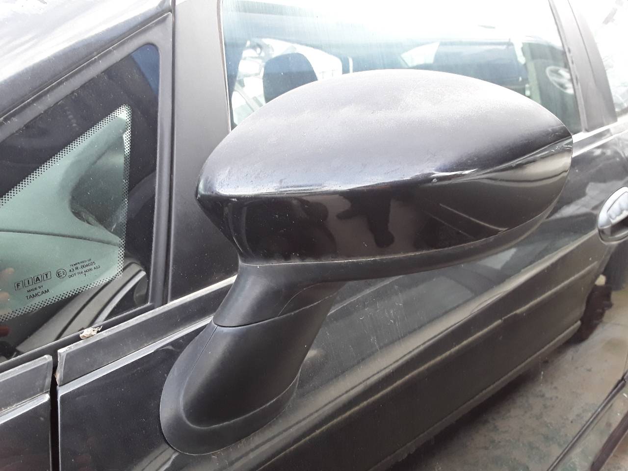 Retrovisor izquierdo