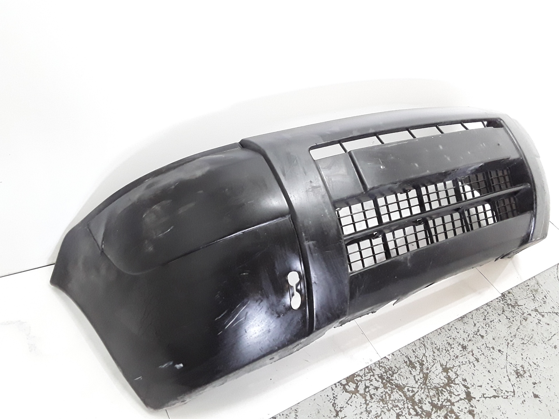Paragolpes delantero