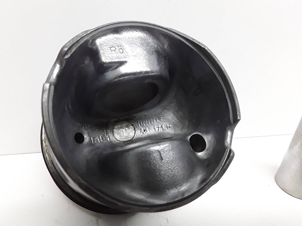 Piston