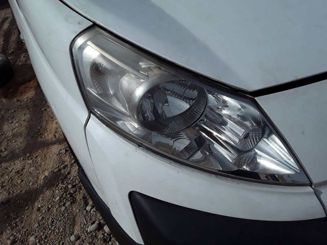 Right headlight, photo 1 of 5