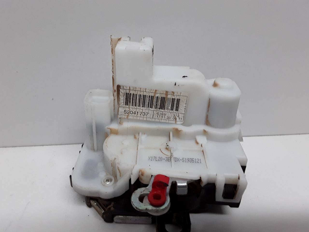 Cerradura puerta delantera derecha