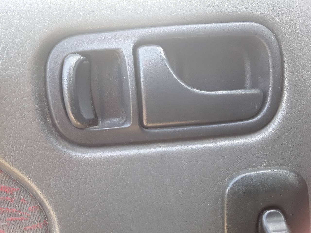 Maneta interior delantera izquierda