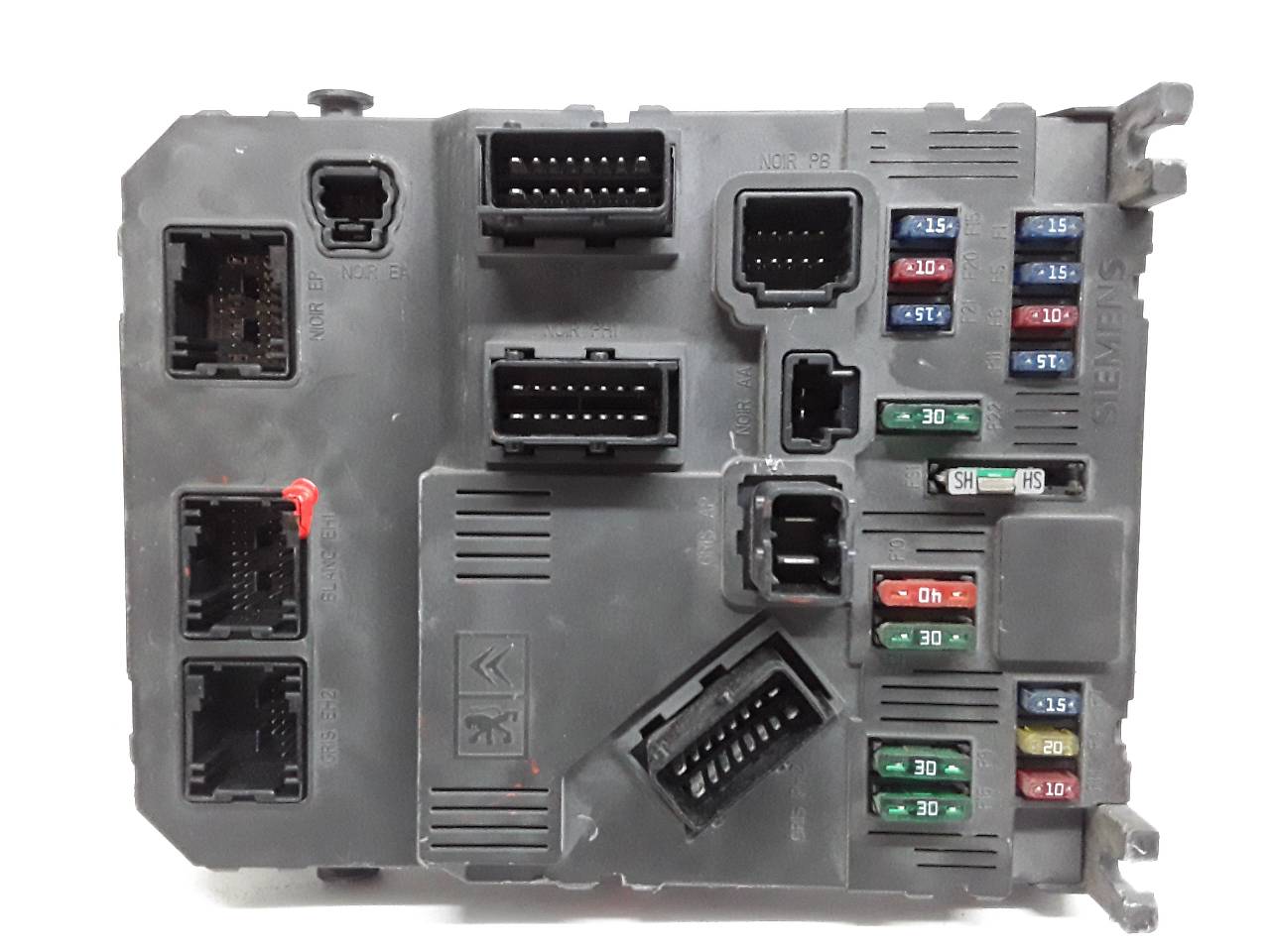 Caja reles / fusibles
