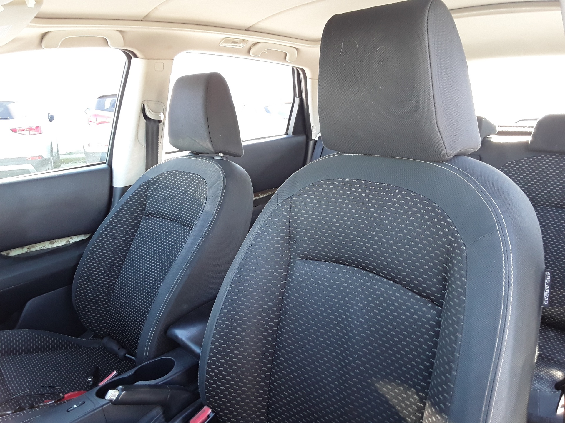 Asiento delantero izquierdo, foto 1 de 7