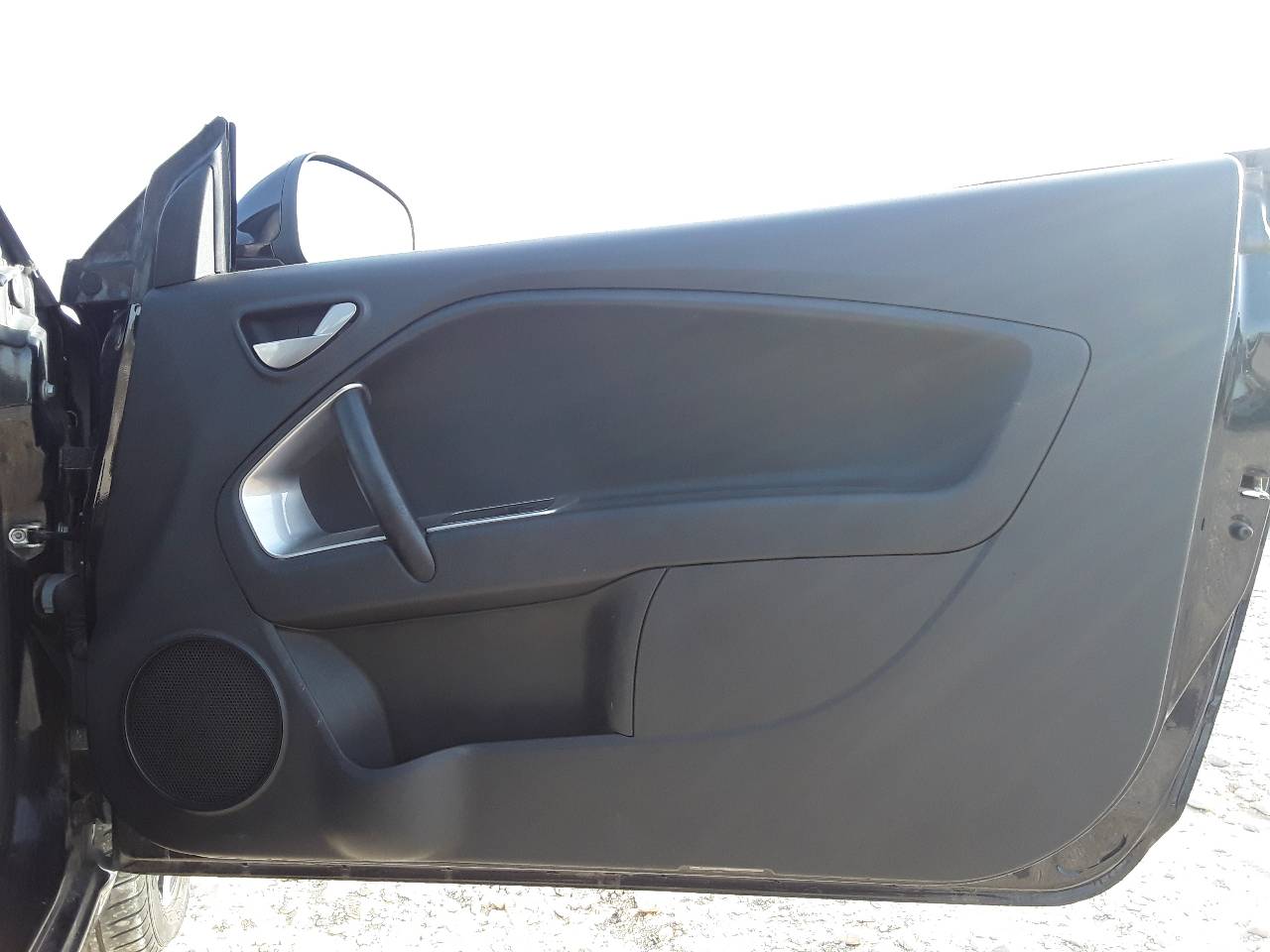 Front right door trim, photo 1 of 6