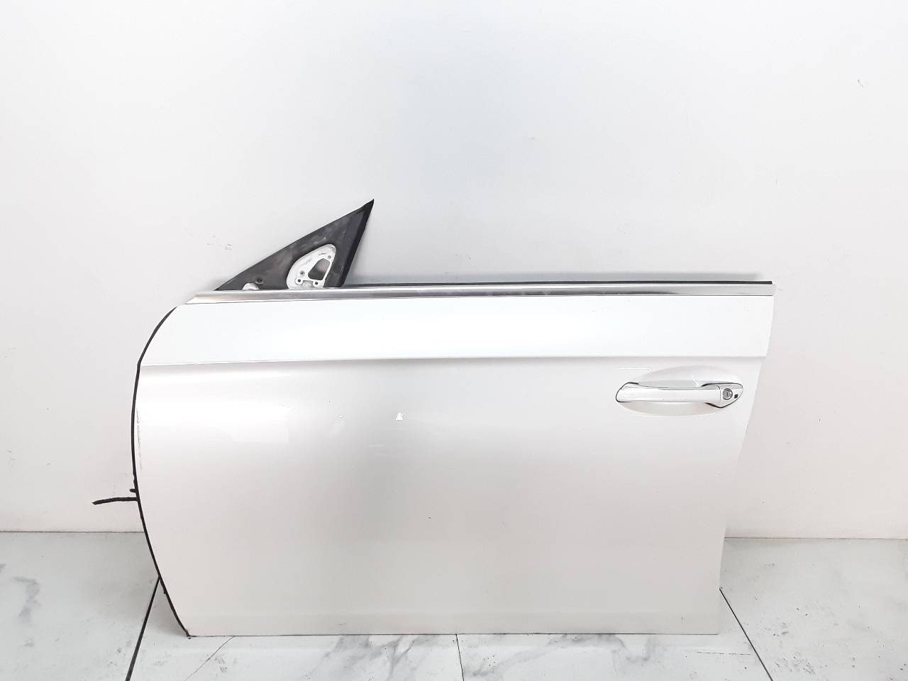 Puerta delantera izquierda, foto 1 de 3