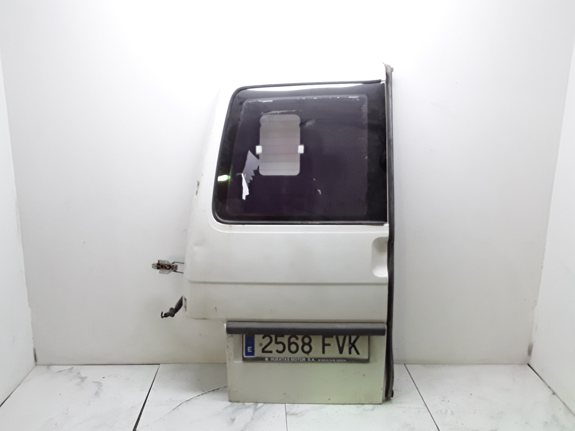 Left rear door, photo 1 of 4