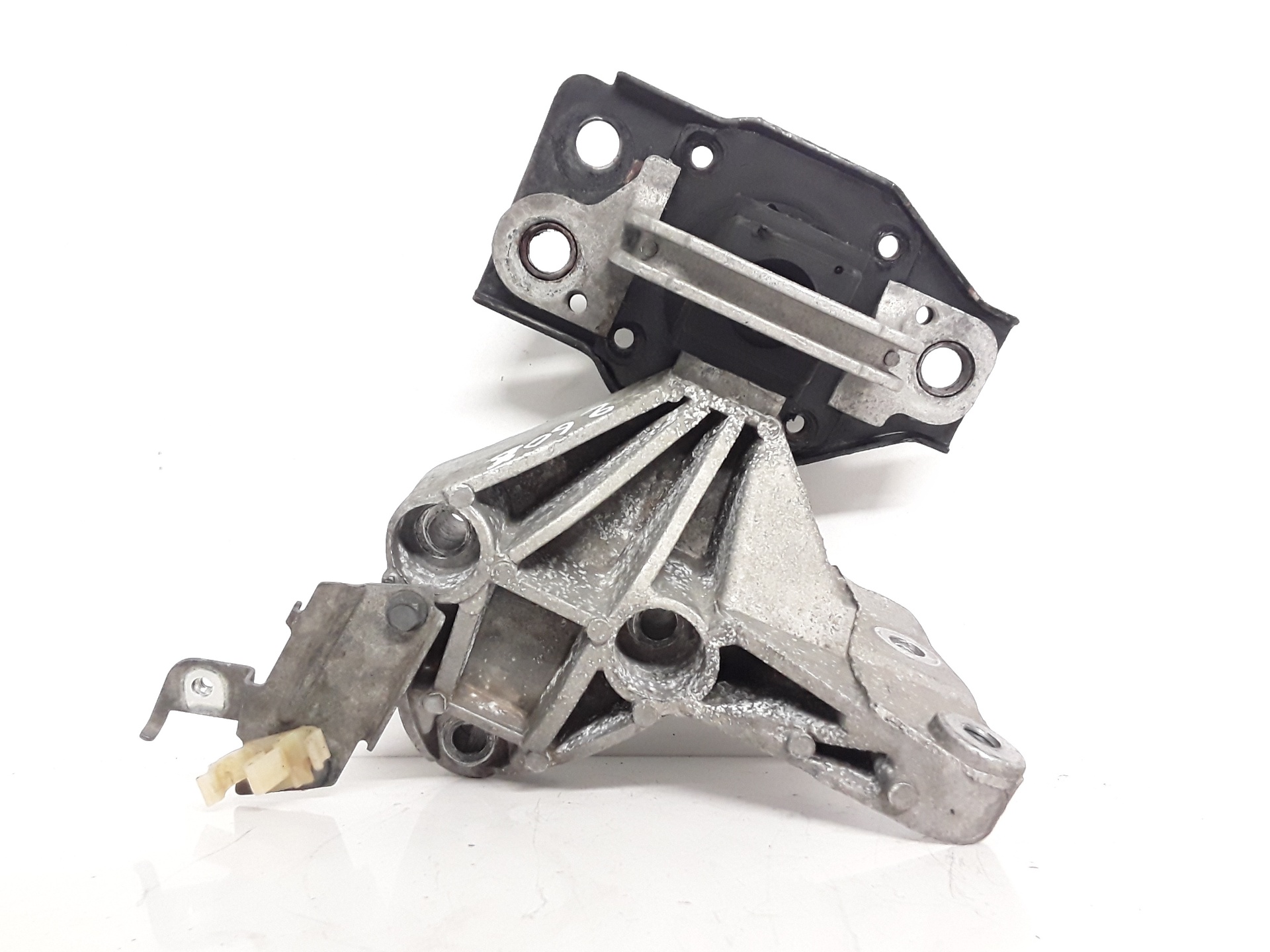 Soporte motor delantero, foto 1 de 3