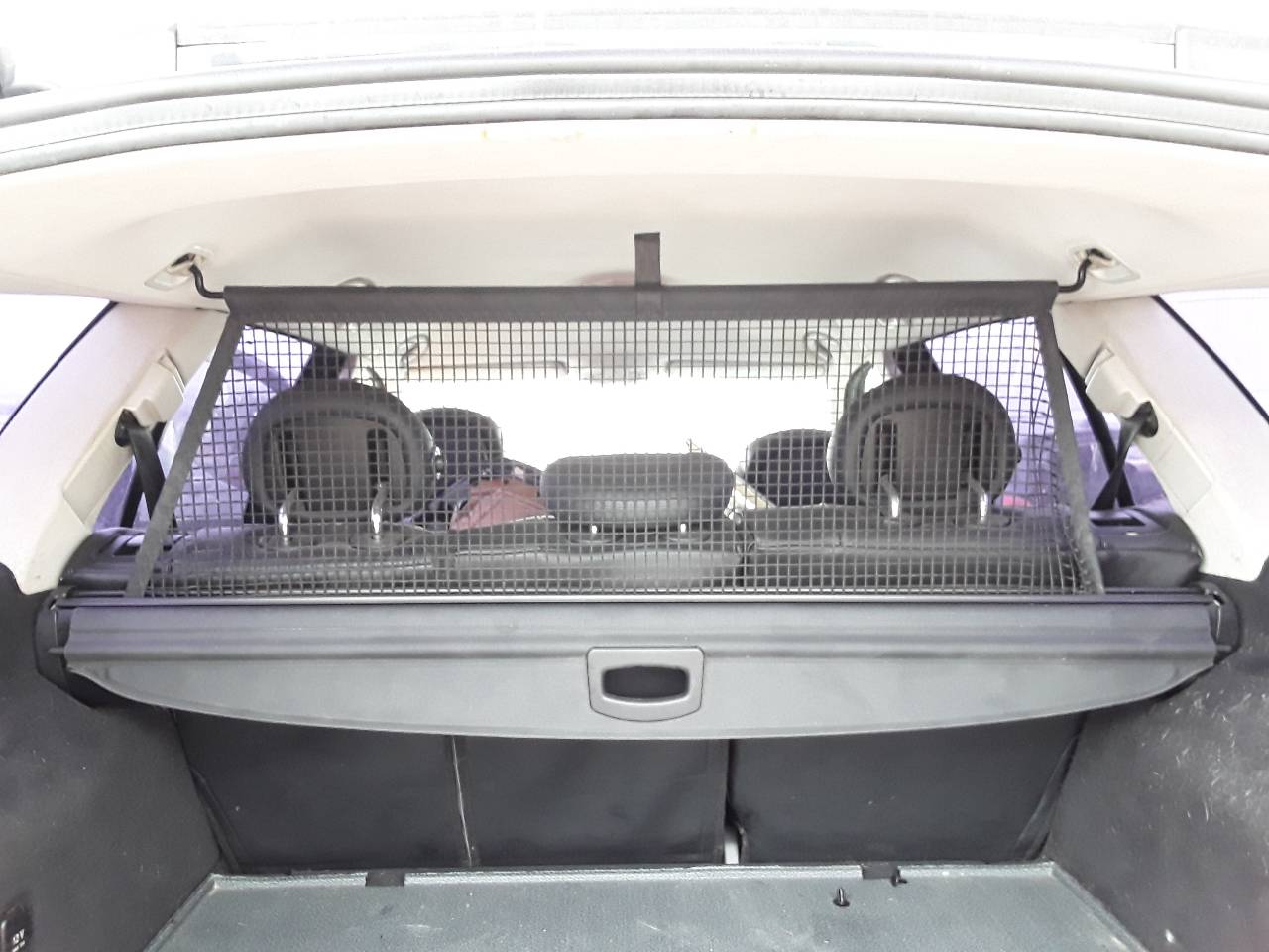 Rear parcel shelf, photo 1 of 3