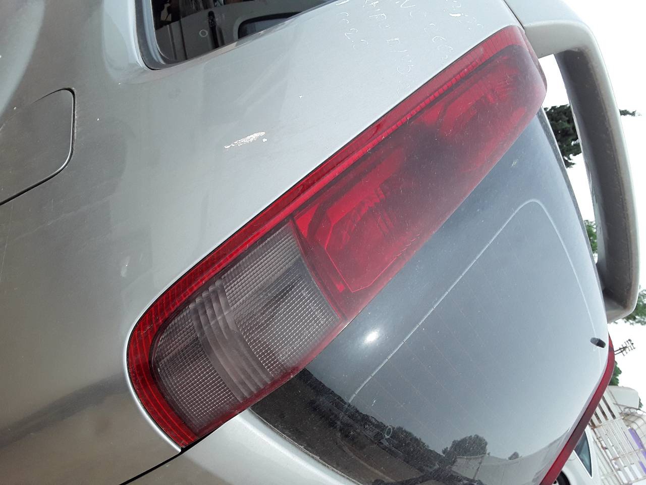 Left rear light, photo 1 of 3