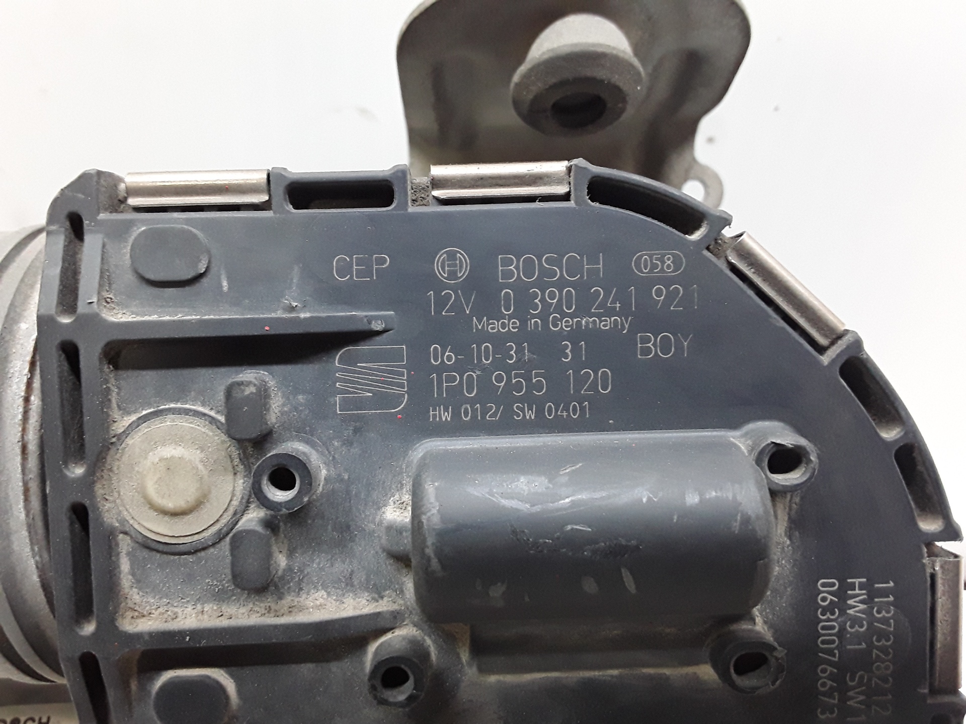 Motor limpia delantero