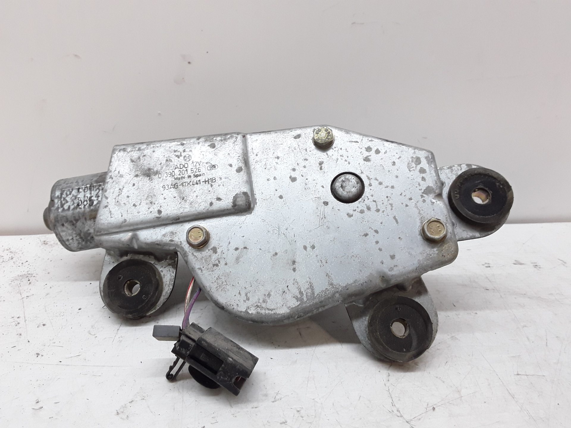 Motor limpia delantero