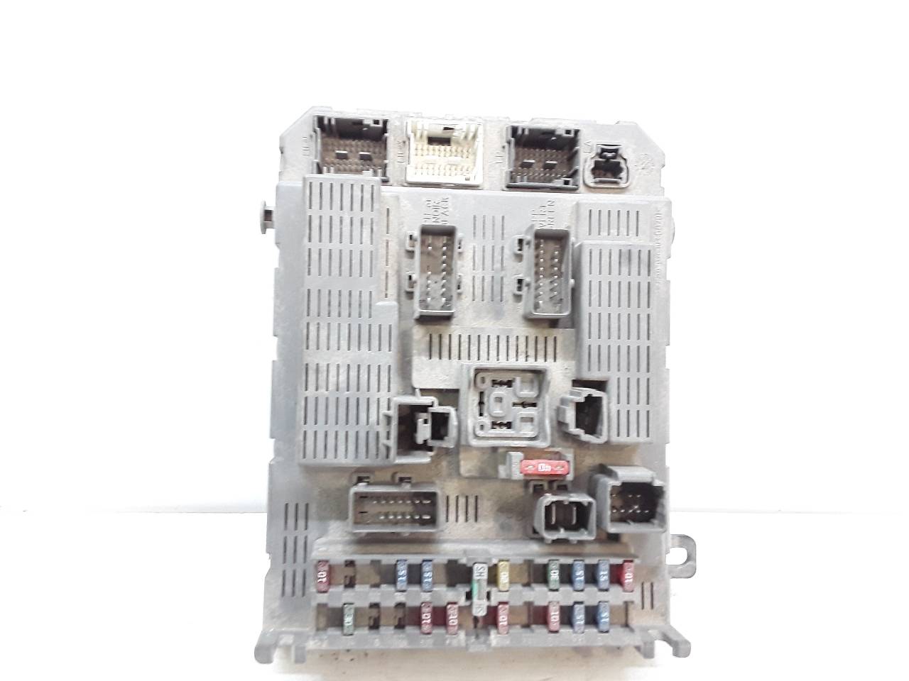 Caja reles / fusibles