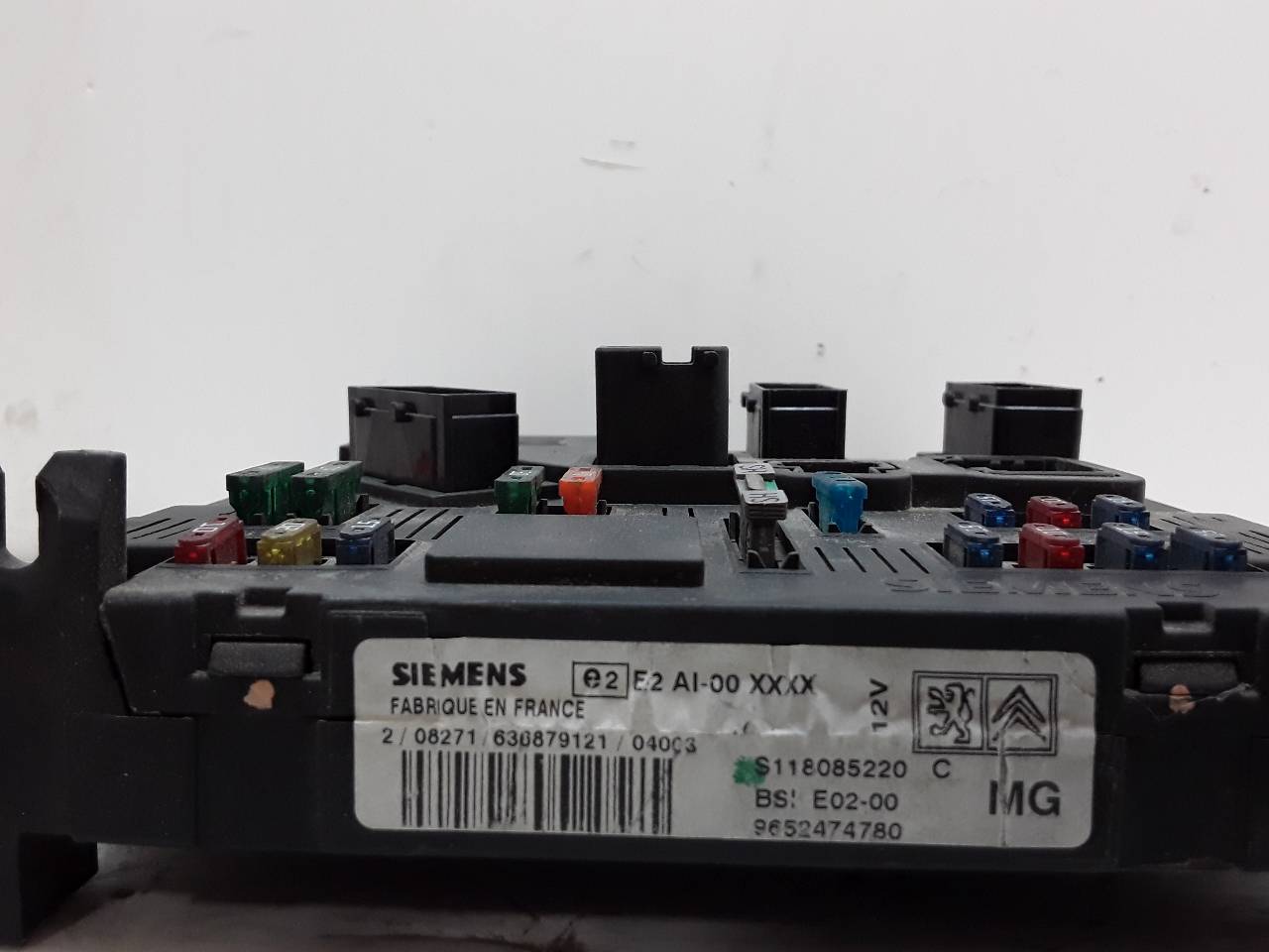 Caja reles / fusibles