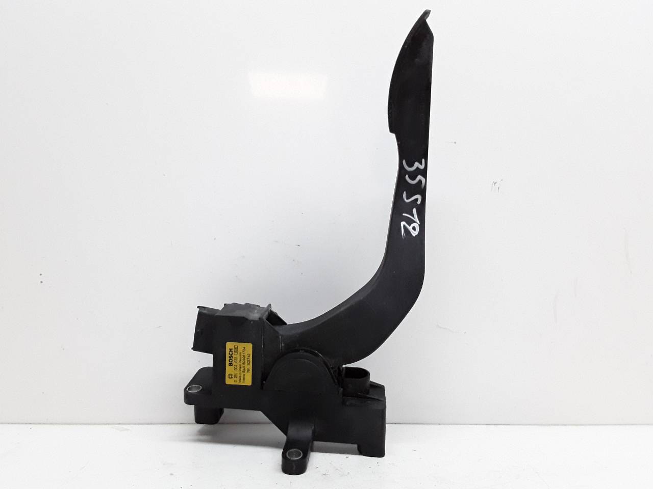 Pedal acelerador
