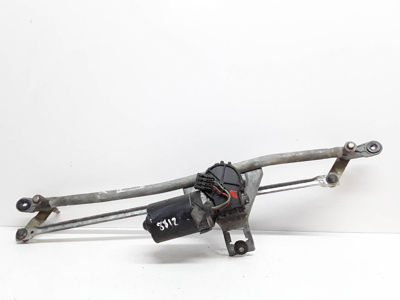Motor limpia delantero