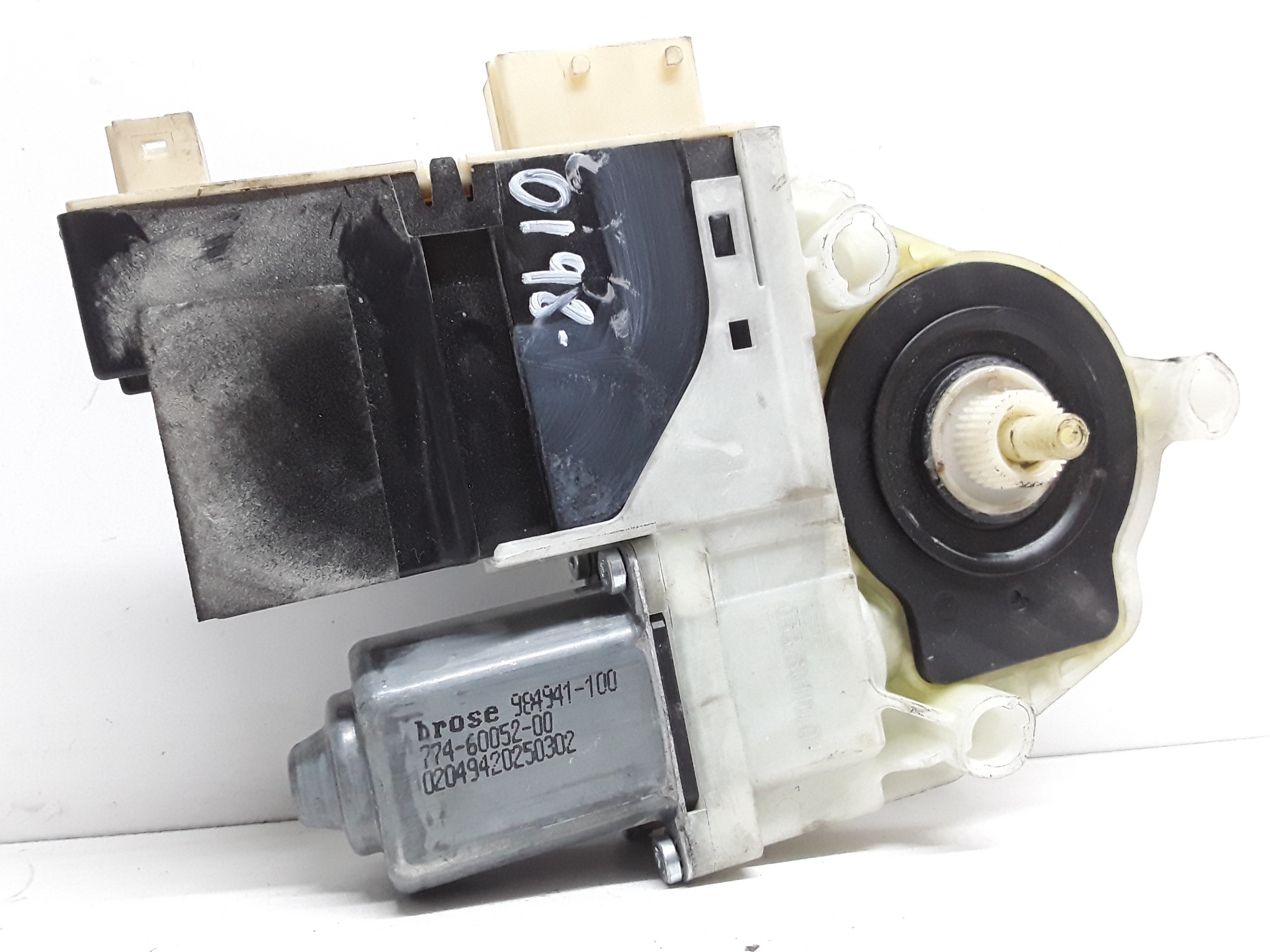 Front left window regulator motor, photo 1 of 3