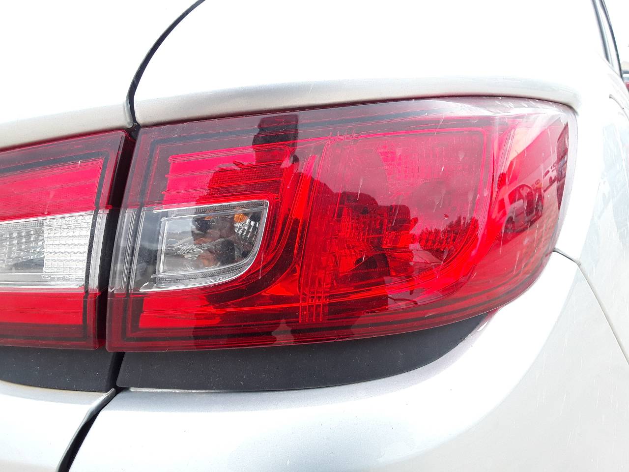 Right rear light, photo 1 of 3