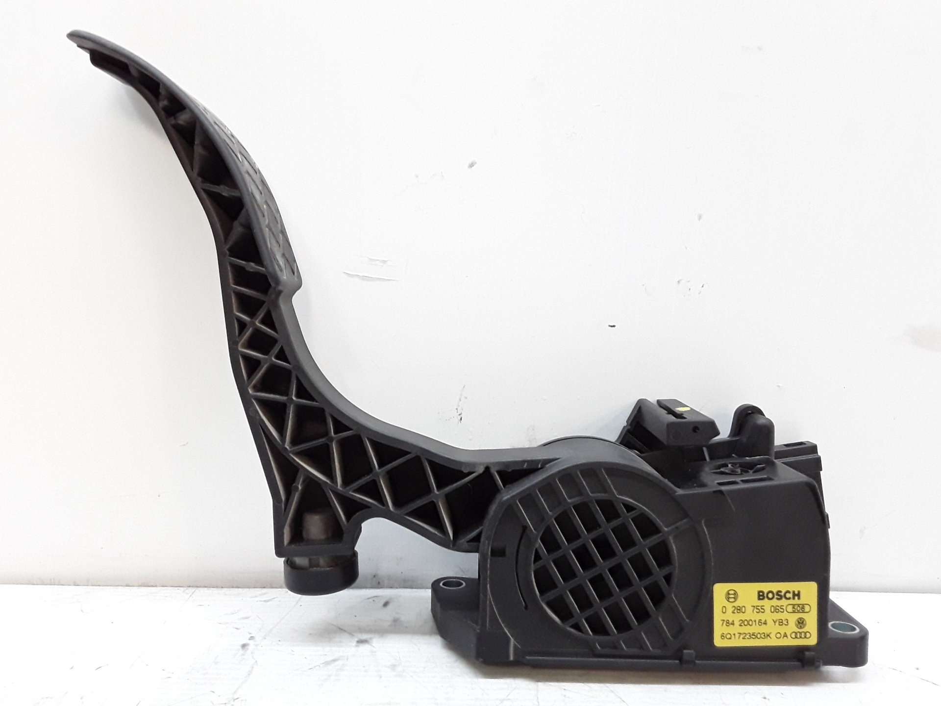 Pedal acelerador