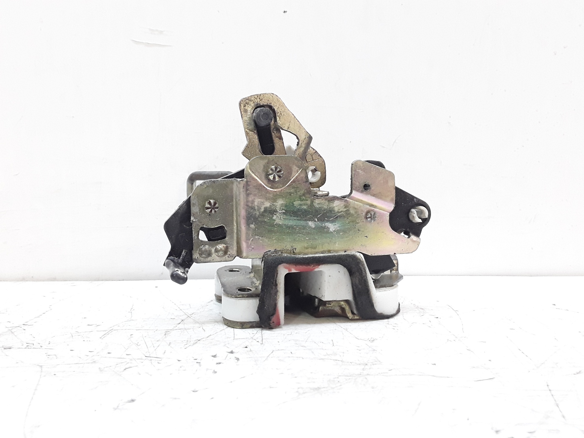 Rear right door lock, photo 1 of 3