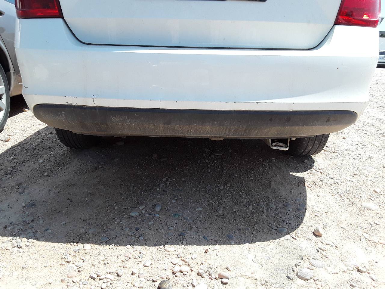 Paragolpes trasero