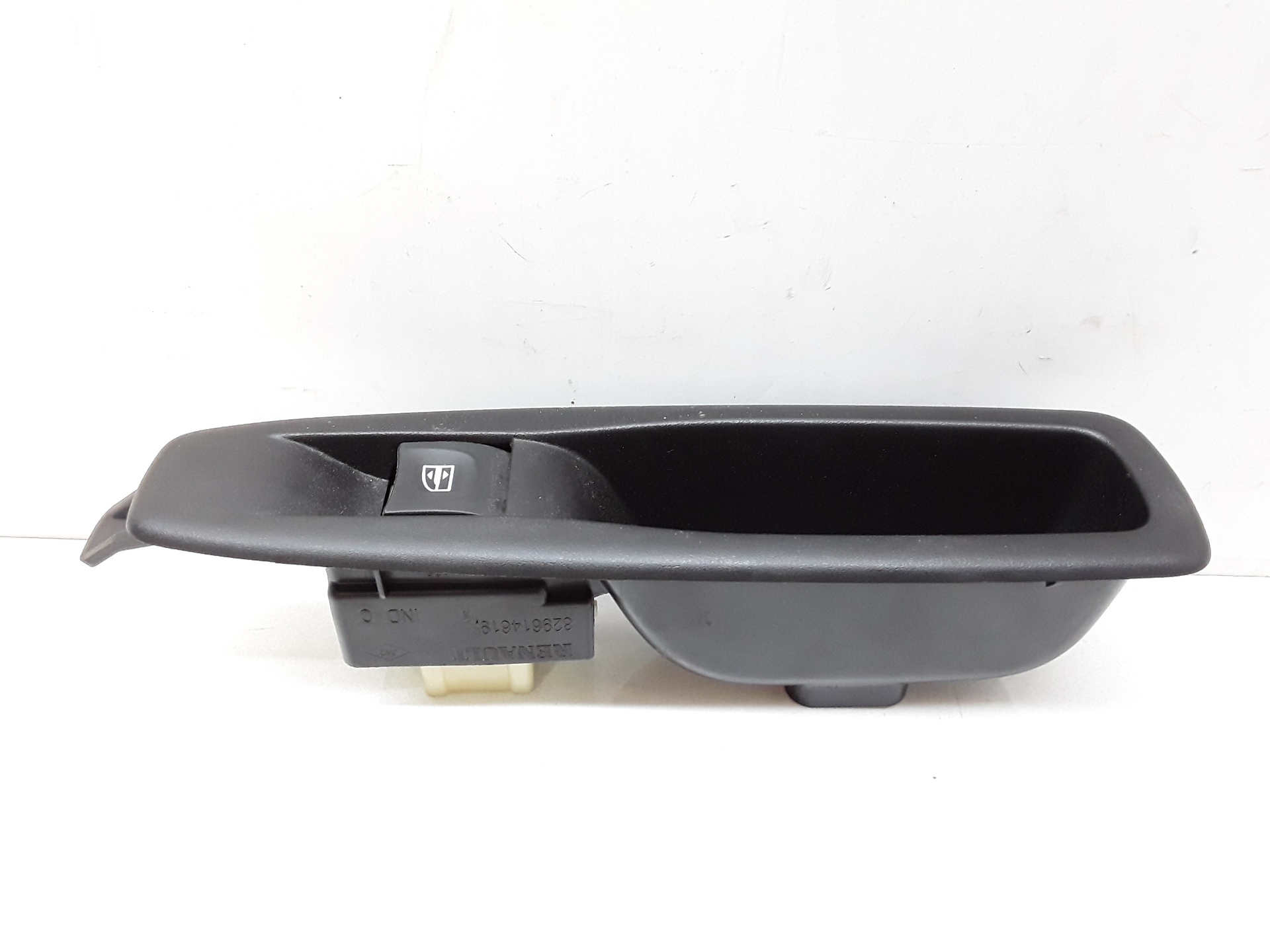 Rear right window switch, photo 1 of 3
