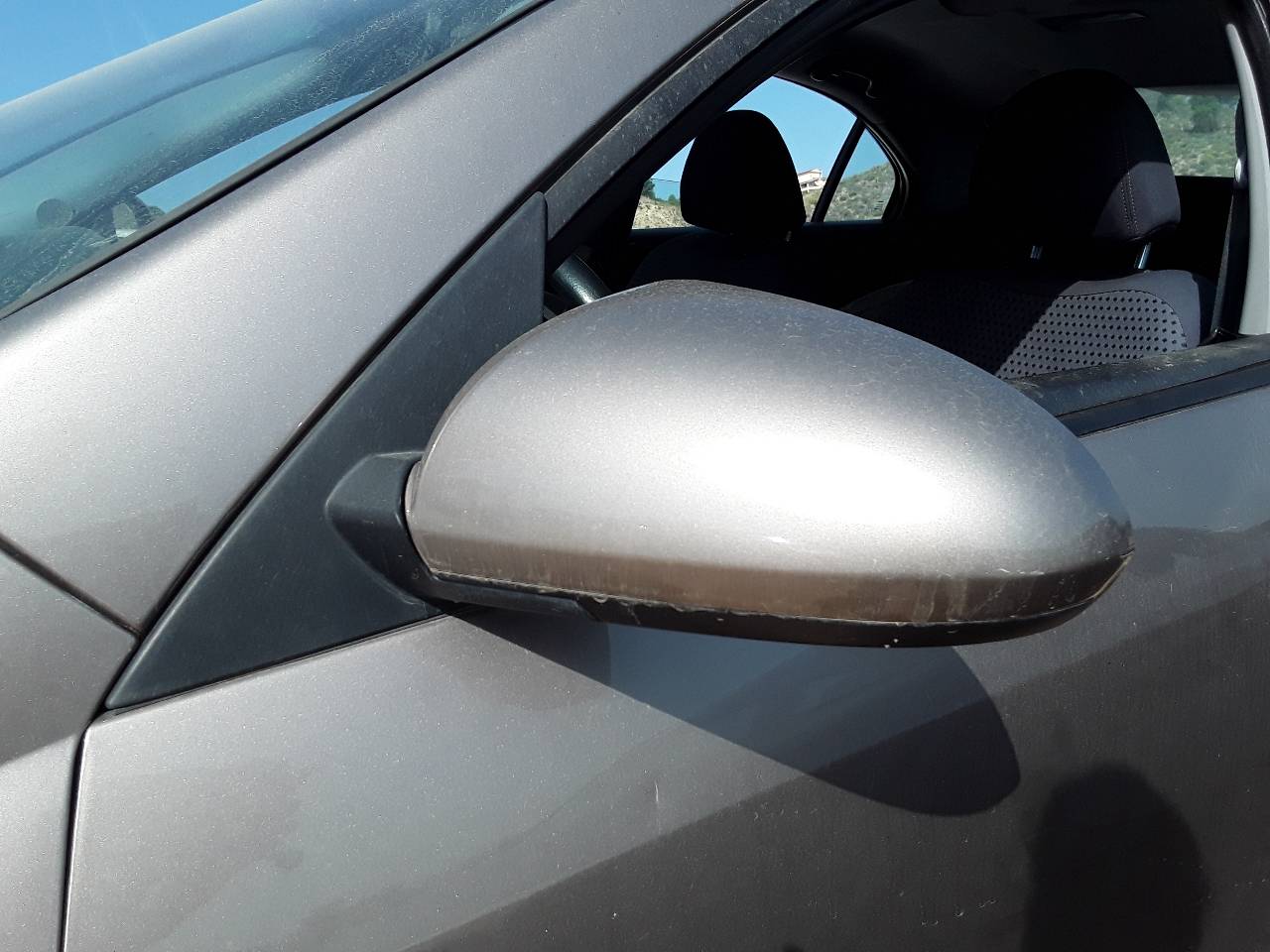 Retrovisor izquierdo