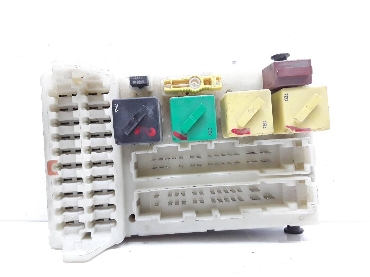Caja reles / fusibles