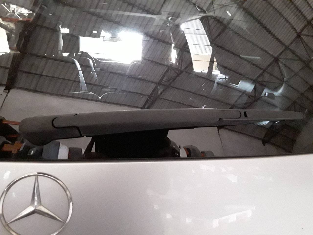 Brazo limpia trasero, foto 1 de 2