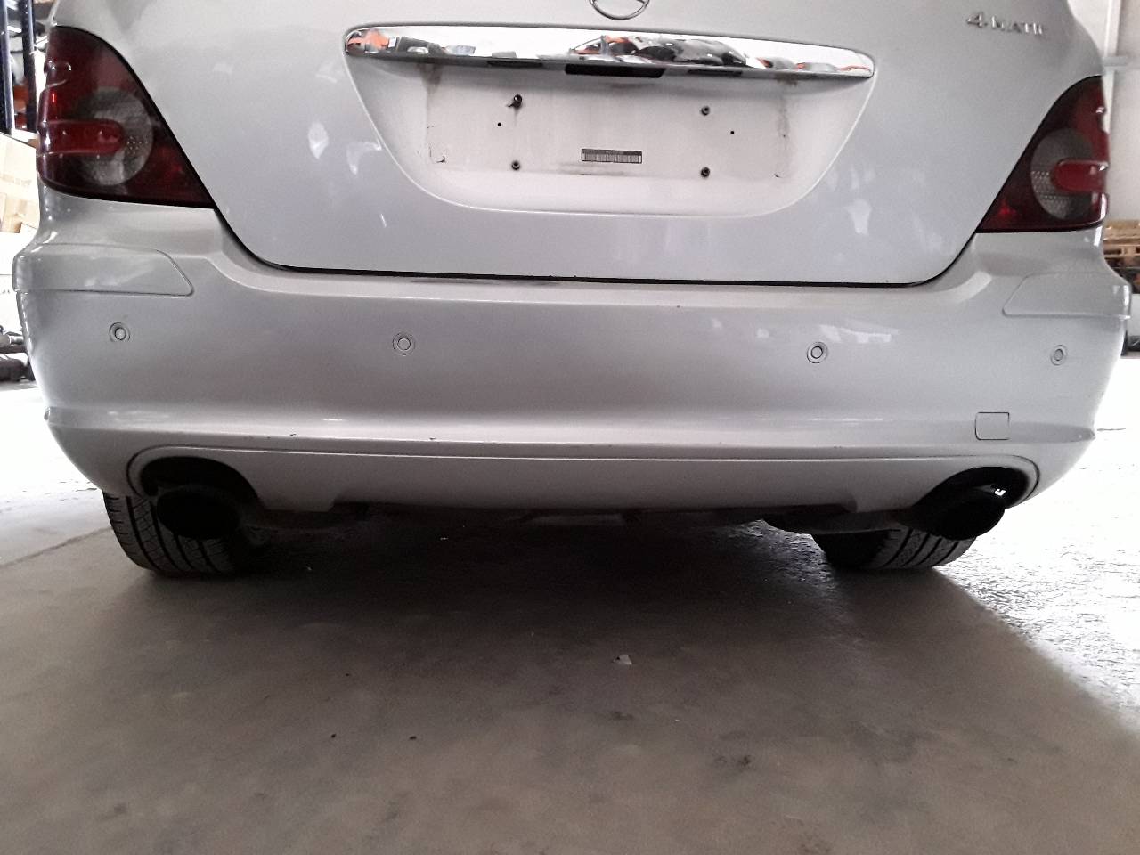 Paragolpes trasero