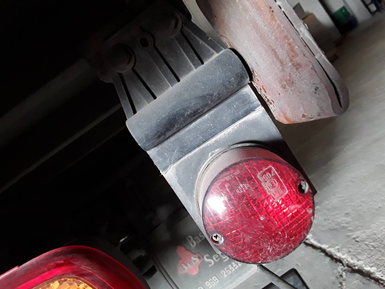 Right rear light in bumper, photo 1 of 3