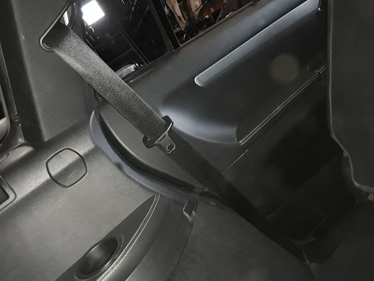 Cinturon seguridad trasero izquierdo