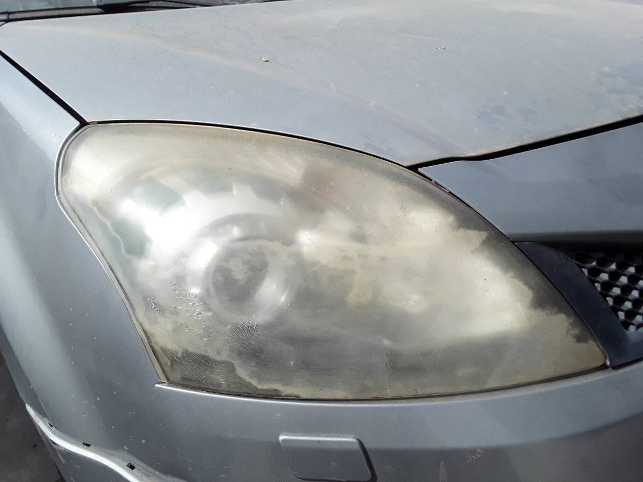 Faro derecho, foto 1 de 3