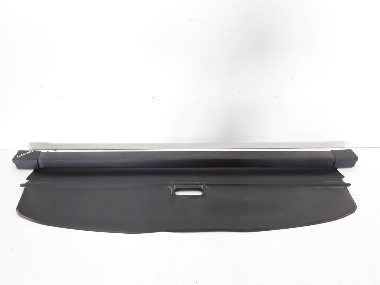 Rear parcel shelf, photo 1 of 3