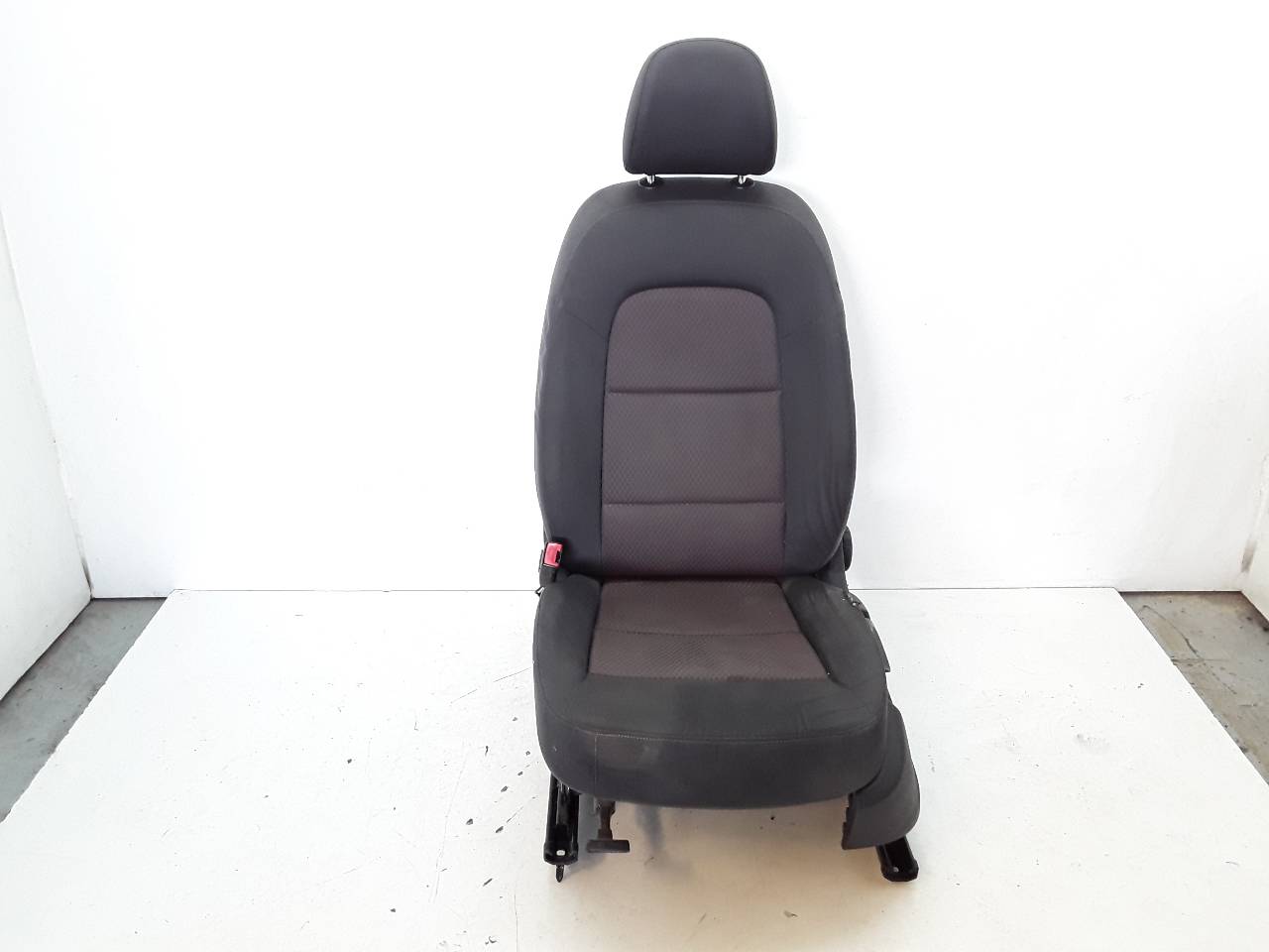 Asiento delantero izquierdo, foto 1 de 7
