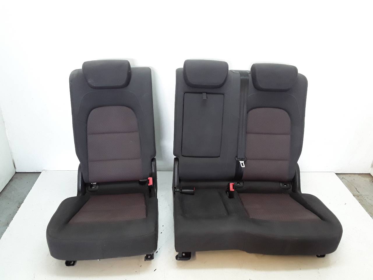 Rear seats, photo 1 of 6